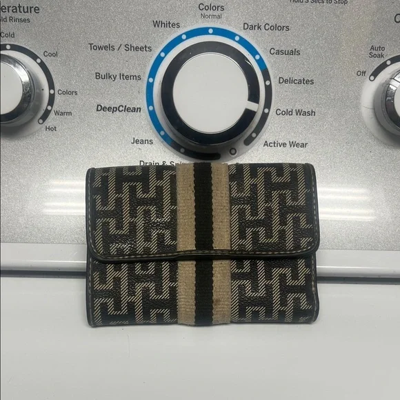 Black and Cream Patterned Wallet - Picture 1 of 5